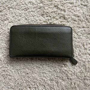 Coach wallet dark green genuine glovetanned pebble leather